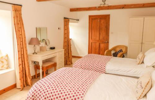 Back Of Beyond - Photo 13