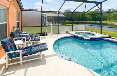 Upstay Lakeside Retreat w Private Pool and Game Room - Foto 18