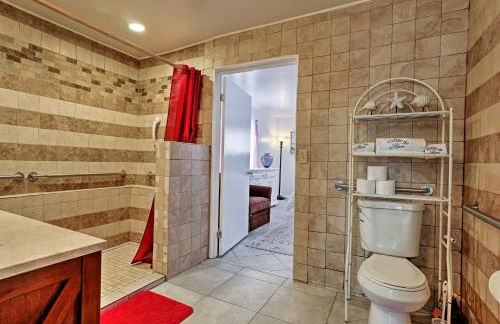 Expansive Getaway about 2 Miles to Mendenhall Glacier! - Foto 23