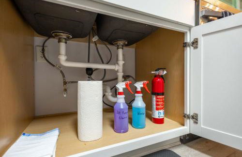 Cozy 4BR King Suite Home by WEC & Downtown! - Foto 12