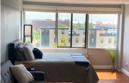 Condo Close to Stadium and Free Parking - Foto 8