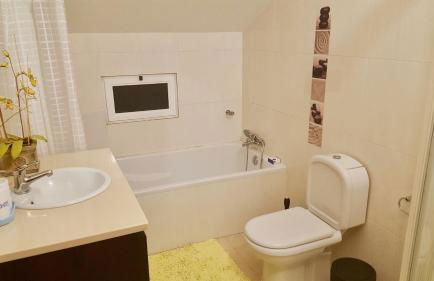 Pink House - Photo 14