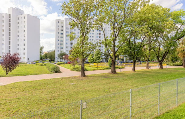 Spacious Targowek Apartment by Renters - Foto 42