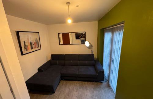 3- Bedroom House -Private Parking - contractors welcome- 2 Min M62 - Foto 5