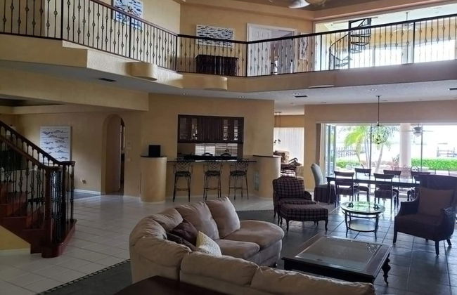 Big House on the Myakka Sleeps 12 Heated Pool Spa - Foto 4