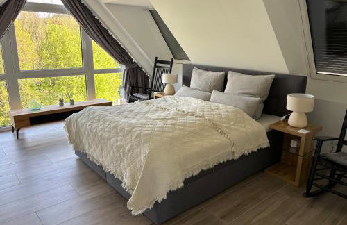 Vollklimatisierte Maisonette Wohnung -Whirlpool, Dachterrasse, Weitblick, Fahrstuhl, Kliniknähe - Foto 16