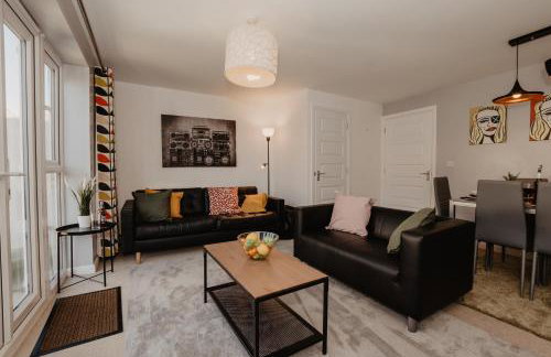 Coyle House, 3 bed,Corby, super kings or twins, driveway, free wi-fi, corporates welcome - Foto 3