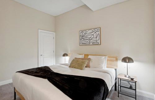 Sleeps 4! 2BR, Gym, Paid Parking, Close to Major Attractions - Foto 66