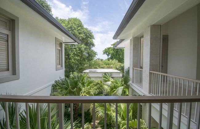 Stylish Fully-staffed Villa Near Beach and Lagoons in Exclusive Golf Resort - Photo 33