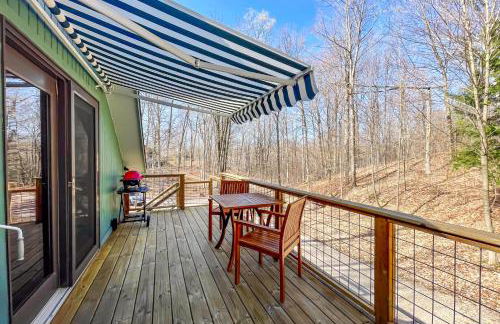 1 Mi to Crystal Lake! Couples Retreat with Deck - Photo 20