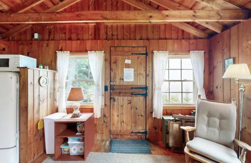 Breathtaking Views! Cozy Log Cabin in Northport - Foto 4