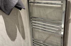 Spacious 3 Bed House with Garden & Free Parking - Foto 21