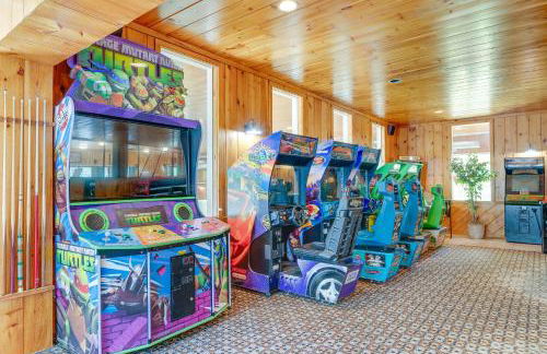 Spacious Bartlett Condo with Balconies and Pool! - Photo 35