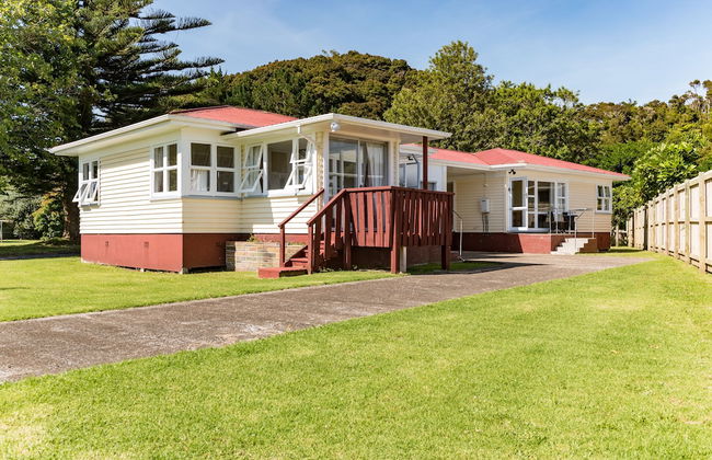 Waitangi Beach Bach 30A - Foto 1