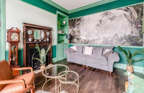 Riverside Georgian House with Hot Tub, Sauna & Parking - Foto 8