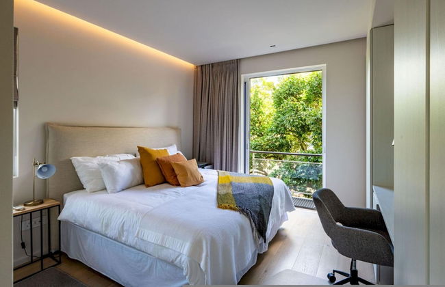 Executive Yacht View Two Bedroom Apartment - 007 - Photo 5