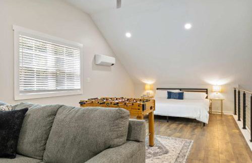 Secluded 3BR Cabin Lake Access & Resort Perks - Foto 12