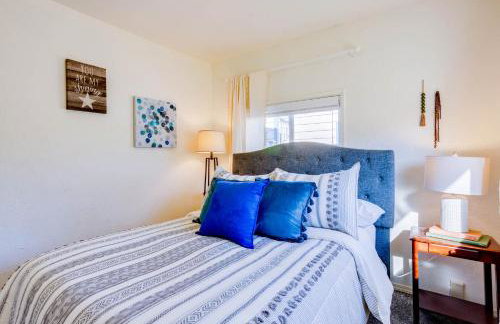 Ocean Front Duplex with Views! Dog Friendly -Surfside Cottage North - Foto 12