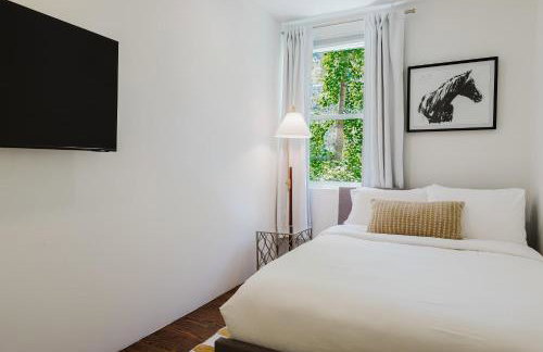 Designer Home in Diplomat District - Foto 14