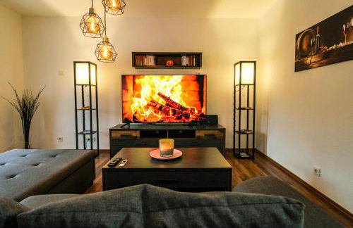 Moderne FeWo, nähe Bahnhof, Balkon, Burgblick, Boxspringbett, Waschtrockner - Foto 9