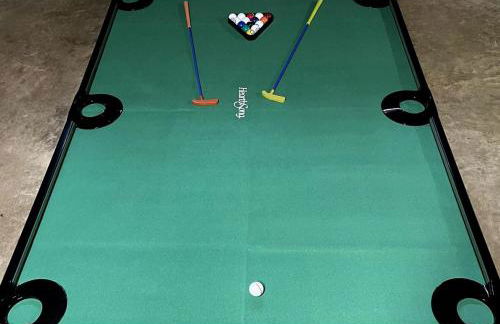 Rustic-Modern Log Cabin Getaway: Family-Friendly, Quiet Ranch, Wildlife at Your Door in Clyde, North Carolina - Foto 10