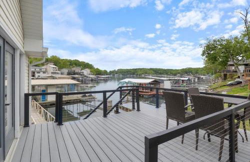 Beautiful Lake Front Home with Private Dock In Lick Branch Cove - Foto 4