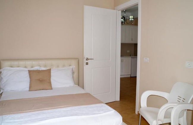 Apartments Flower Residence - Photo 13