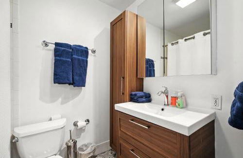 Stylish 4BR Getaway Sleeps 8 Prime Raleigh Location - Foto 24