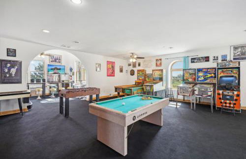 The Starlight Tower Manor, River, Arcades, Observatory, Theater - Foto 13