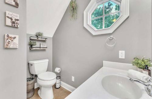 The Retreat at Wildwood - Hot Tub Theater & Deck - Foto 47