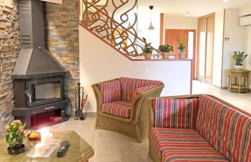 Spacious House in Cretas with Mountain View - Foto 3