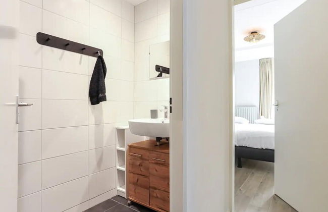 Modern Stay Near the Beach - Photo 15