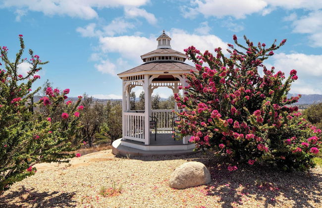 Sangiovese By Avantstay Spectacular Estate w/ Pool, Hot Tub & Putting Green - Photo 6