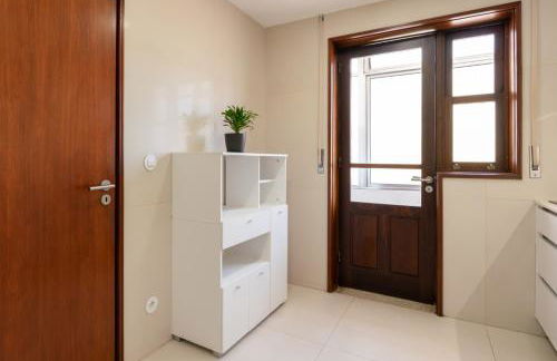 Bright & Spacious Flat by Host Wise - Foto 34