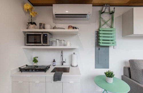 Modern Riverside Cabin w Hot Tub Fire Pit Kayaks - Foto 14