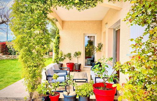 Vila Joyeuse - Foto 1