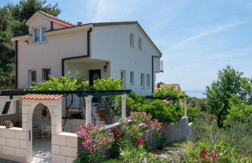 Top of the Hills Apartments LLR - Photo 4