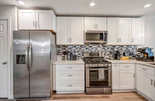 Winter Retreat 3b 3ba Huge backyard Mins from Downtown - Foto 12