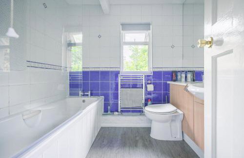 Cambridge North 3 Bedroom Family Home, Spacious Garden, BBQ & Parking - Foto 26