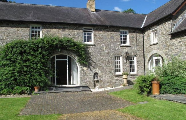 Comfortable Airy 5-bed Apartment in Llandysul - Photo 11