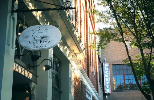 Cozy 2BR Apt w KING in historic dist. 1mi to sq. - Foto 11