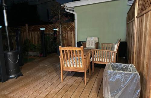 Cheerful house with EV, Parking & backyard - Foto 20