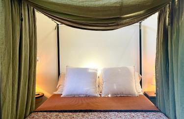 Lux, designer 8-acre retreat with private creek - Foto 71