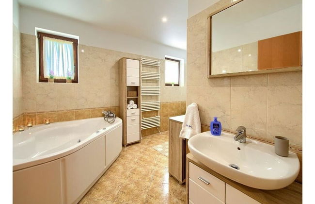 Villa Tara With a Beautiful Heated Pool - Foto 8