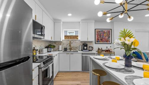 Chic 2BR flat with fireplace & gated parking - Foto 4