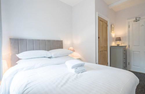 Modern 4-Bedroom Detached Home in Central Cambridge with Parking - Foto 16