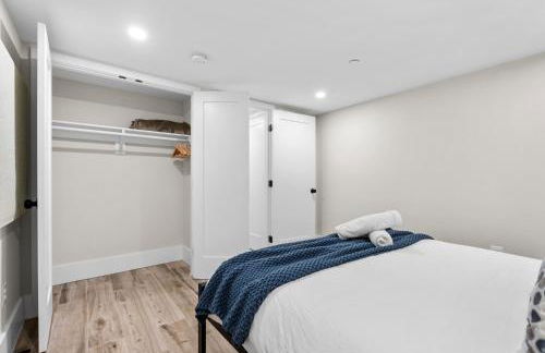 5-Bedroom Home with 2 Kitchens & Rooftop Deck, U Street and Shaw - Foto 53