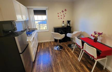 Adorable modern guesthouse with full kitchen - Foto 7