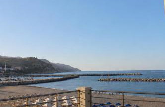 Xristinas Seaside Apartments - Photo 11