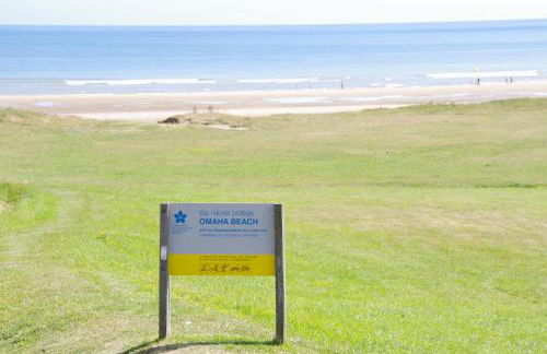 Le So Sweet, maison avec jardin clos, terrasse aménagé, jeux et jouets, baby foot, flipper, table de ping pong, à 1km de la plage d' Omaha beach et près Port en Bessin - Foto 42